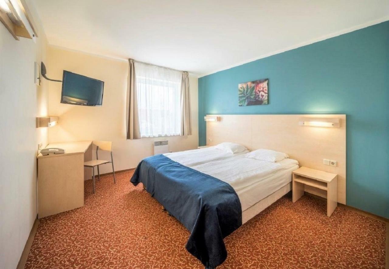 Rija Bauska Hotel Екстер'єр фото
